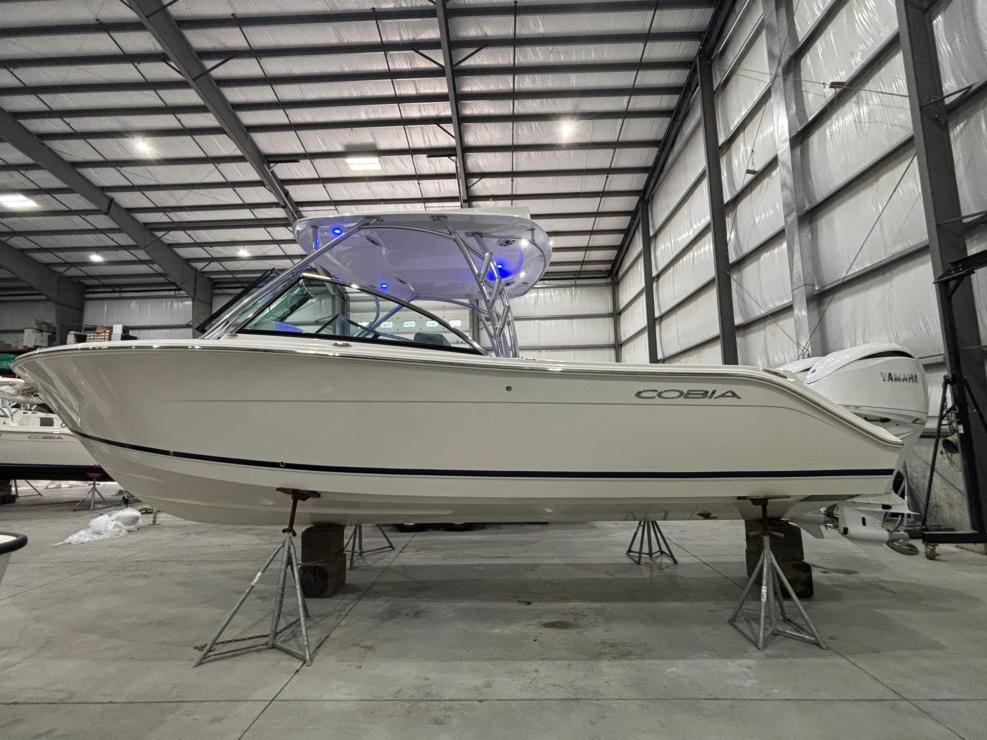 2025 cobia 280 dual console power 9505069 20240813135750907 1 XLARGE