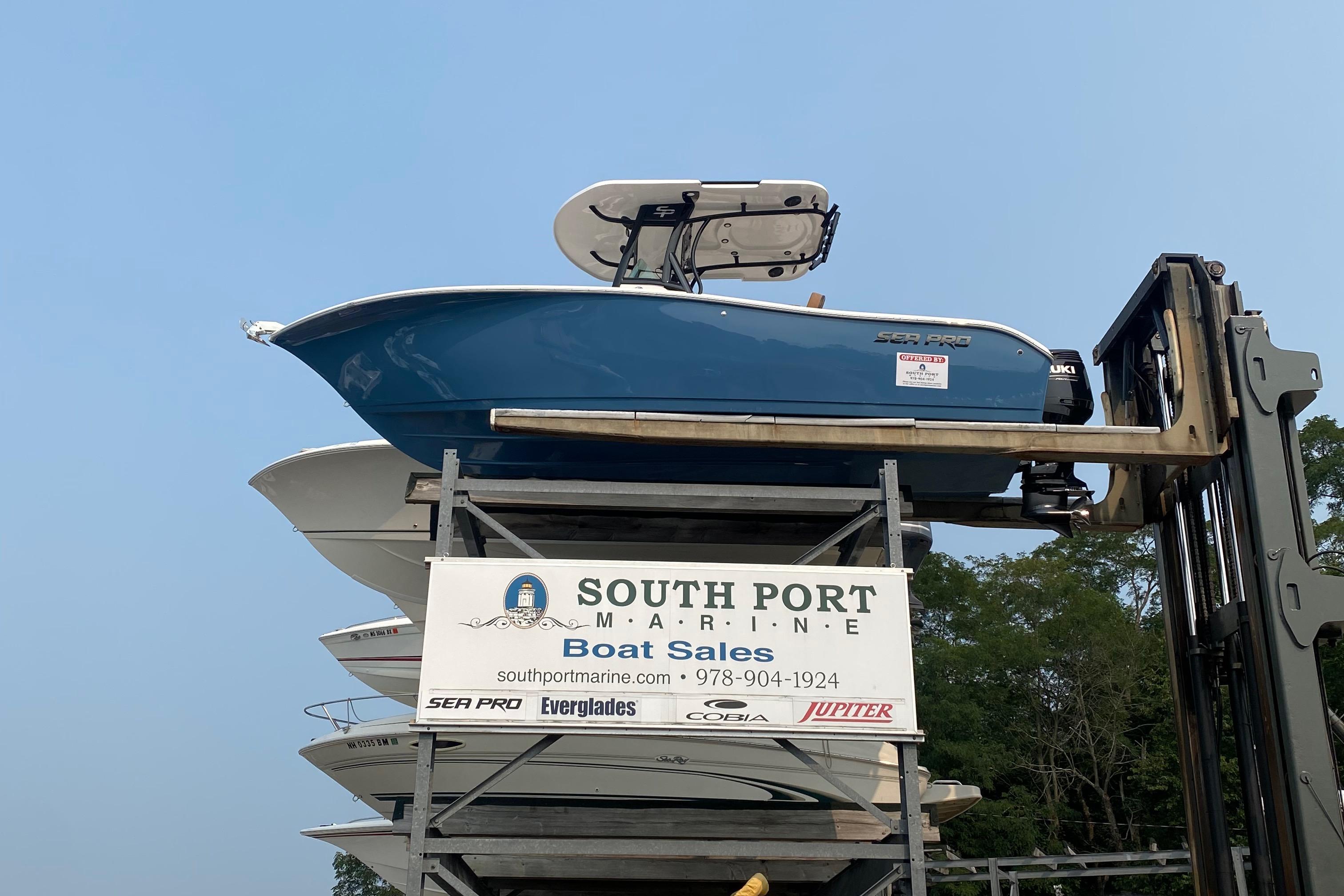 2024 sea pro 242 center console power 9510019 20240817115006832 1 XLARGE