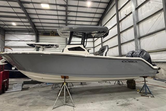 2026 cobia 245 center console power 10226170 20260619135001207 1